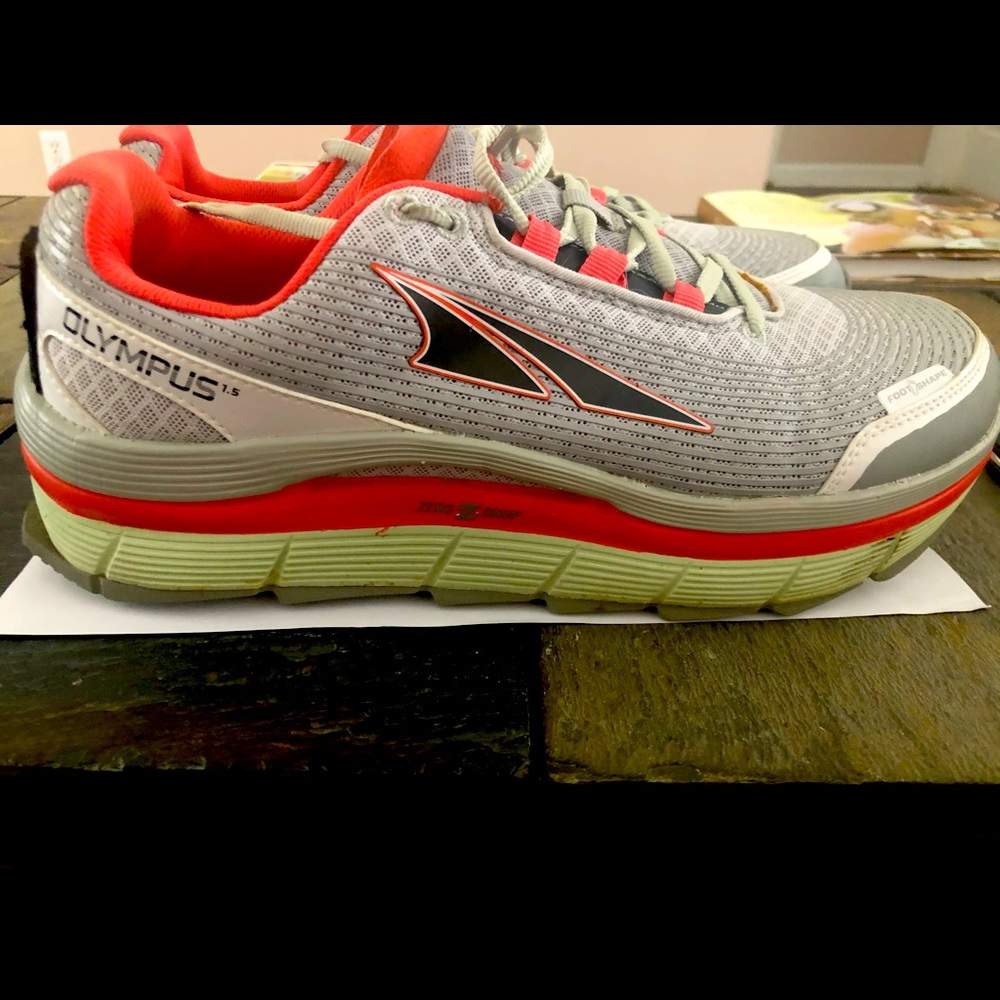 Women’s size 10.5 Altra Olympus